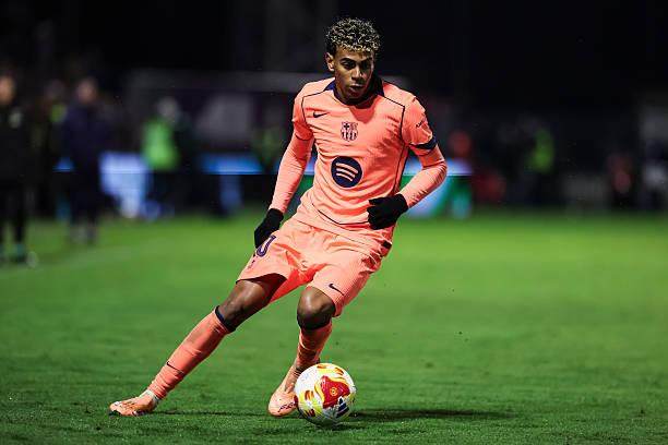 詹姆斯生涯总得分突破4.5万，历史第一人