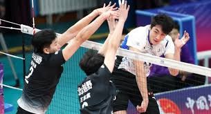 2025 赛季：中信兄弟队在台湾大赛失利后，球迷集体在球场外守候表示支持